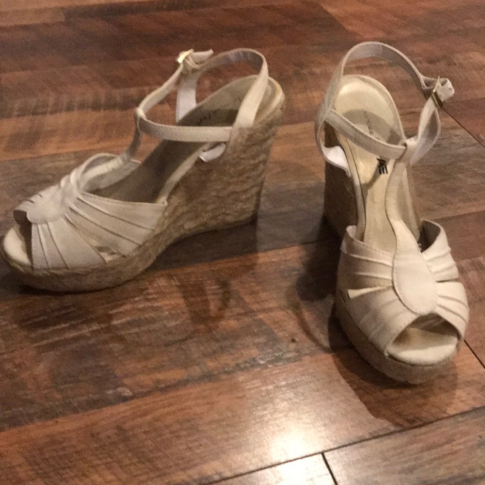 White AE Wedges